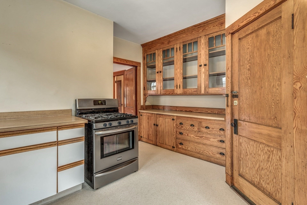 3 bed, 1 bath apartment for rent at 375 Mt Auburn St   Room For Rent Unit 2, West Cambridge — photo 13 of 26