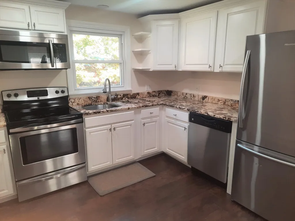 1 bed, 1 bath apartment for rent at 375 Plymouth St Unit 2, Middleboro — photo 4 of 8