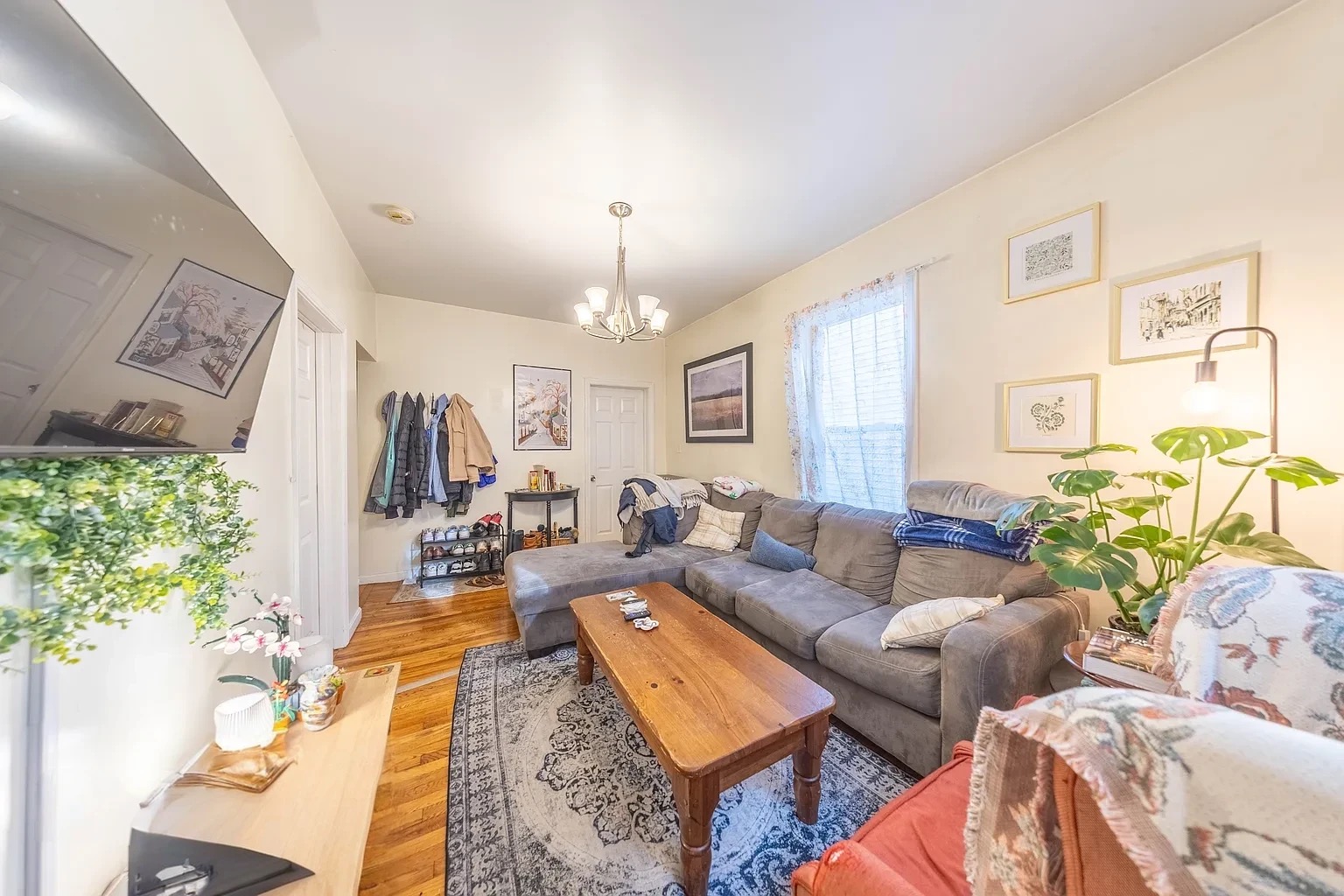 3 bed, 1 bath apartment for rent at 375 Prospect St Unit 1, Wellington-Harrington — photo 3 of 14