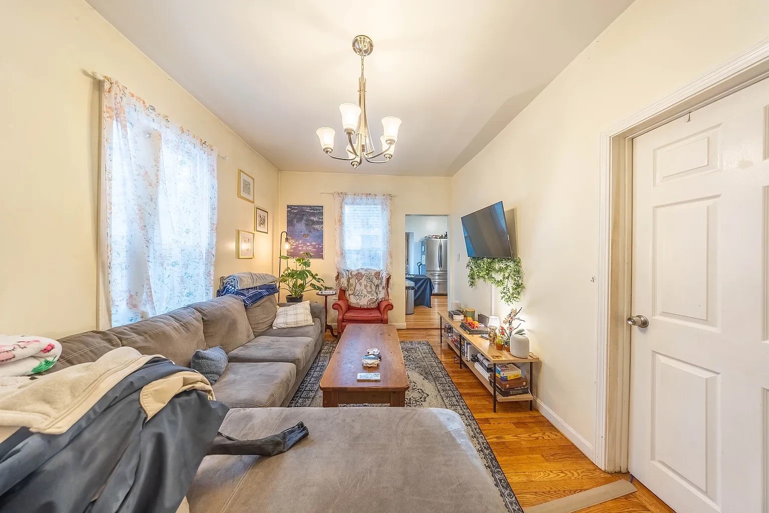 3 bed, 1 bath apartment for rent at 375 Prospect St Unit 1, Wellington-Harrington — photo 5 of 14