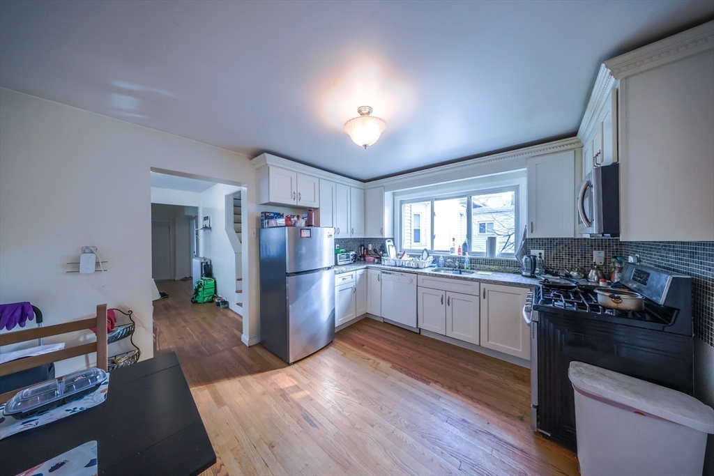 4 bed, 1 bath apartment for rent at 375 Prospect St Unit 2, Wellington-Harrington — photo 2 of 12