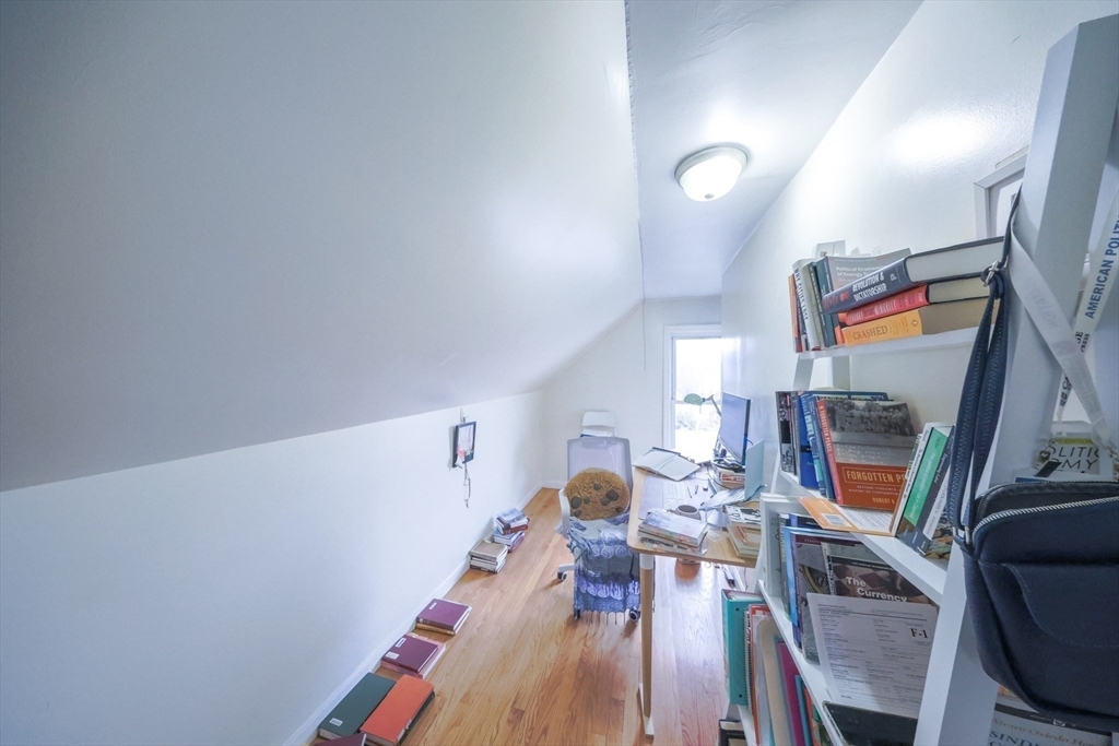 4 bed, 1 bath apartment for rent at 375 Prospect St Unit 2, Wellington-Harrington — photo 10 of 12