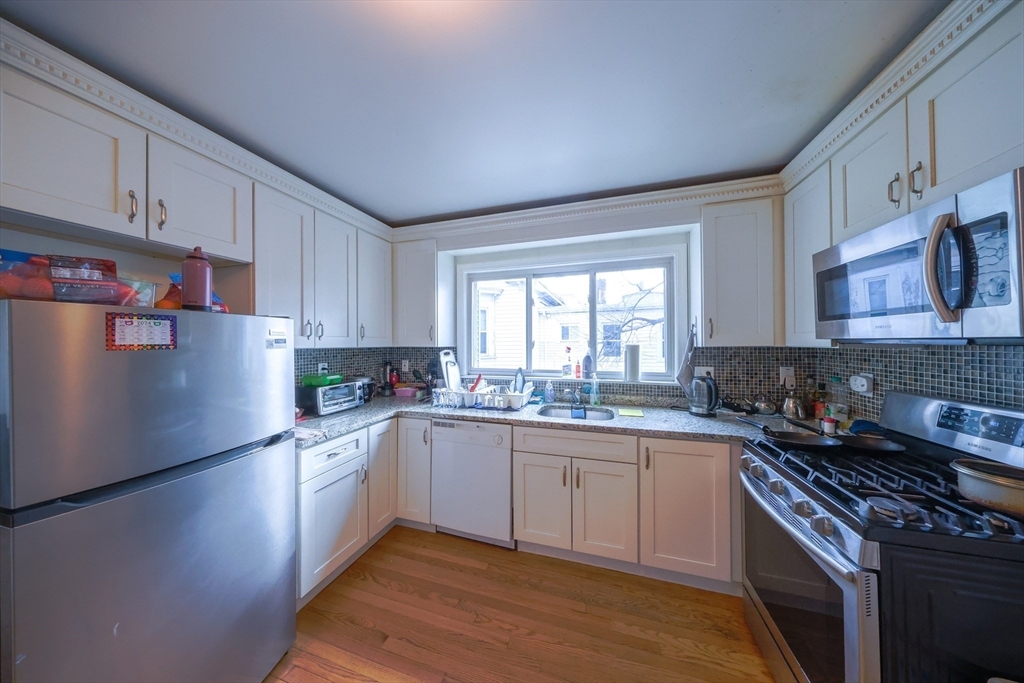 4 bed, 1 bath apartment for rent at 375 Prospect St Unit 2, Wellington-Harrington