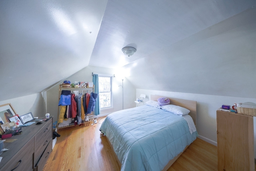 4 bed, 1 bath apartment for rent at 375 Prospect St Unit 2, Wellington-Harrington — photo 4 of 12