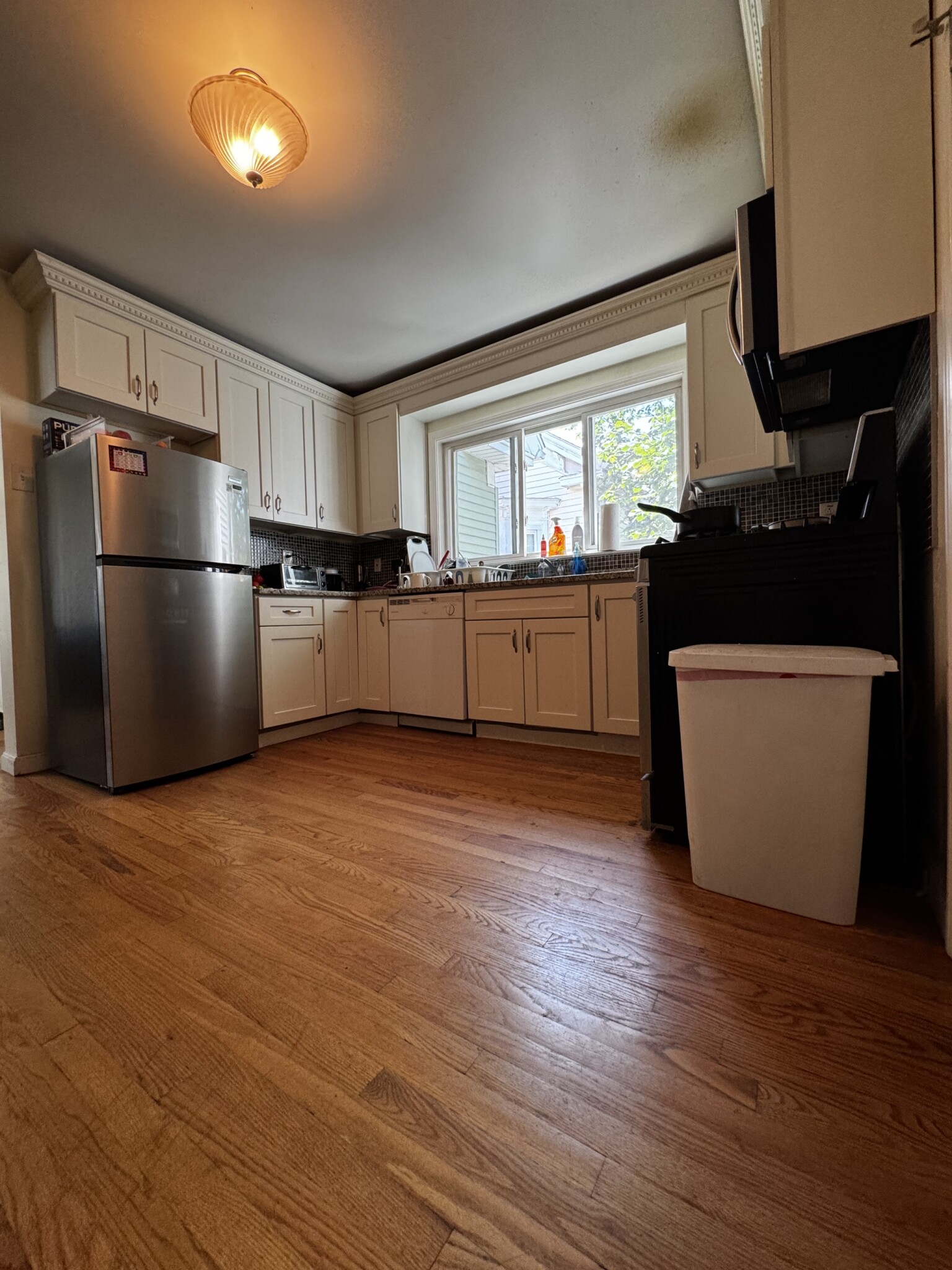 4 bed, 1 bath apartment for rent at 375 Prospect St Unit 2A, Wellington-Harrington — photo 3 of 28