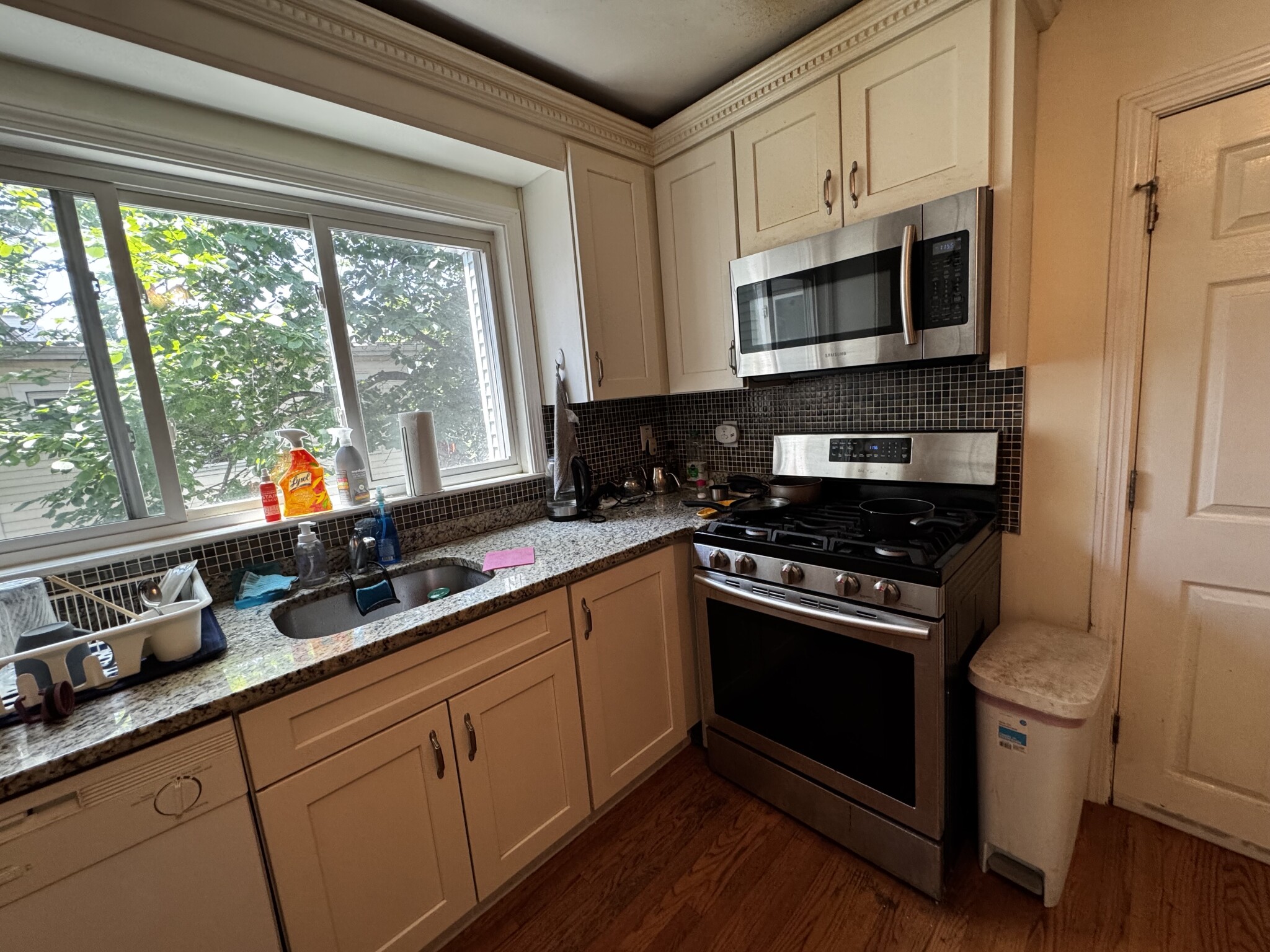 4 bed, 1 bath apartment for rent at 375 Prospect St Unit 2A, Wellington-Harrington — photo 4 of 28
