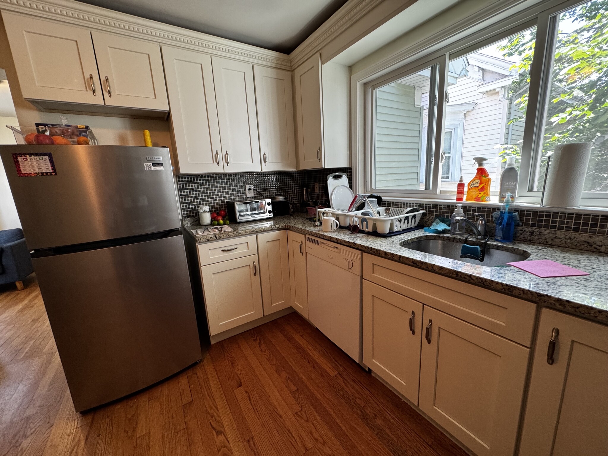 4 bed, 1 bath apartment for rent at 375 Prospect St Unit 2A, Wellington-Harrington — photo 2 of 28