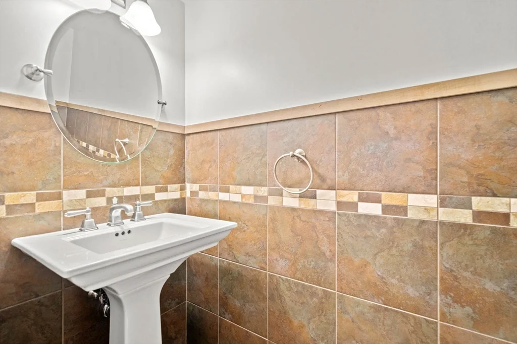 2 bed, 2 bath apartment for rent at 376 Commercial St Unit 4D, Waterfront — photo 18 of 34