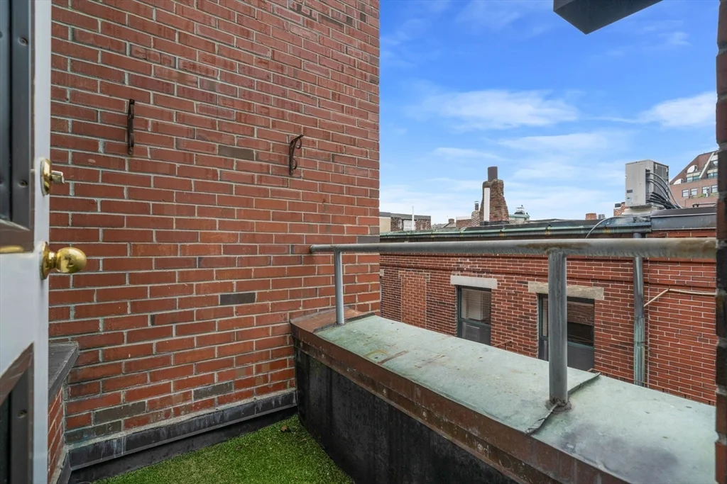 2 bed, 2 bath apartment for rent at 376 Commercial St Unit 4D, Waterfront — photo 14 of 34