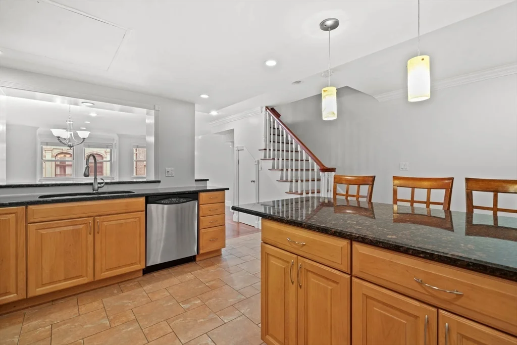 2 bed, 2 bath apartment for rent at 376 Commercial St Unit 4D, Waterfront — photo 7 of 34