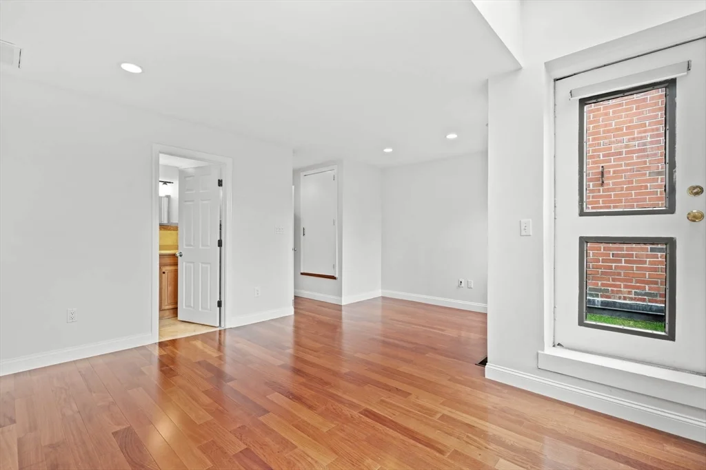 2 bed, 2 bath apartment for rent at 376 Commercial St Unit 4D, Waterfront — photo 29 of 34
