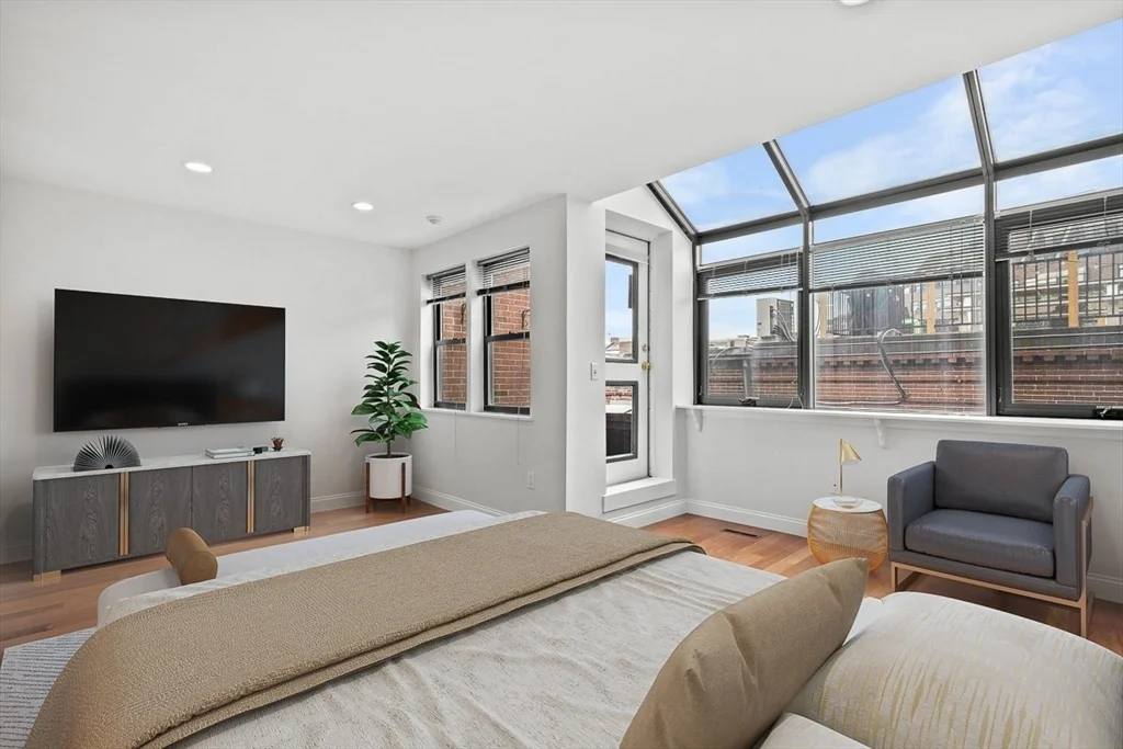 2 bed, 2 bath apartment for rent at 376 Commercial St Unit 4D, Waterfront — photo 12 of 34
