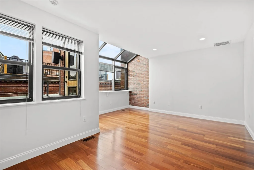 2 bed, 2 bath apartment for rent at 376 Commercial St Unit 4D, Waterfront — photo 27 of 34