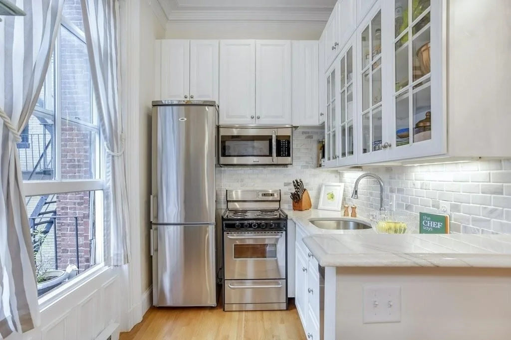 Studio bed, 1 bath apartment for rent at 376 Marlborough St Unit 4, Back Bay — photo 2 of 10