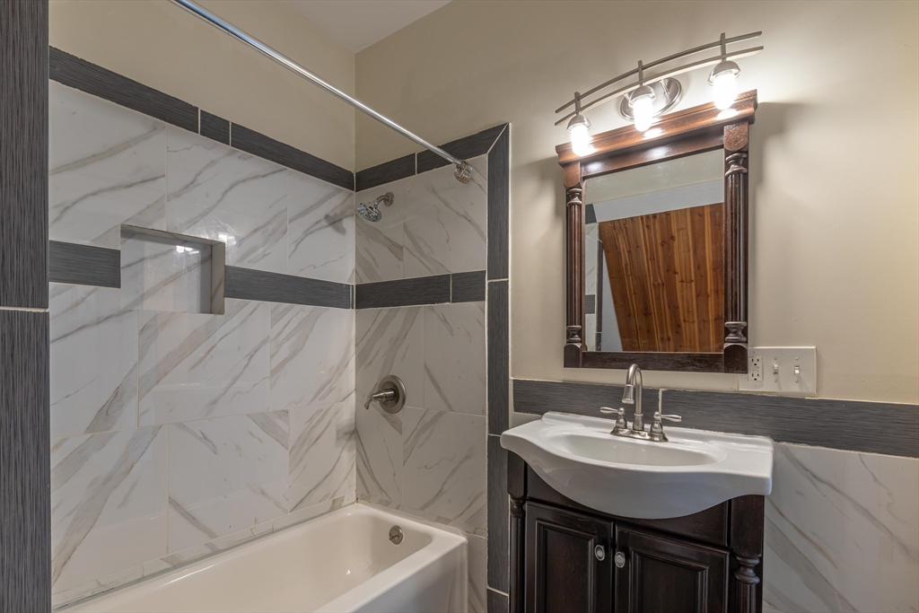 5 bed, 2 bath apartment for rent at 376 Medford St Unit 2, Somerville — photo 25 of 41