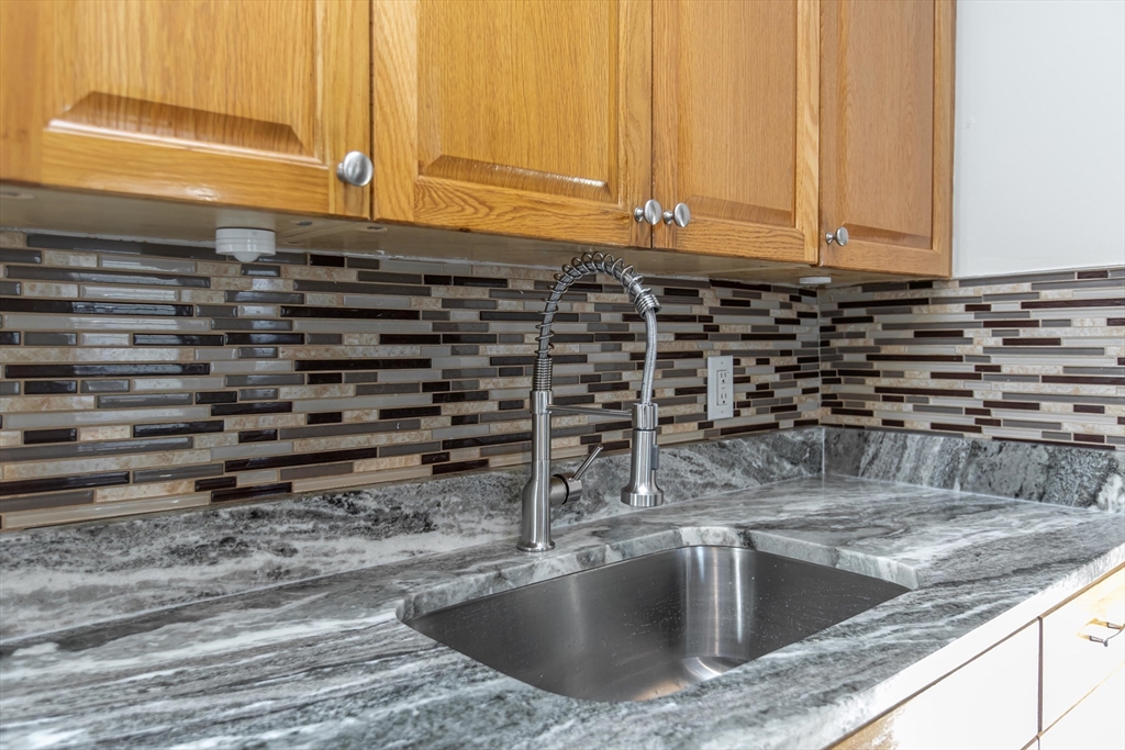 5 bed, 2 bath apartment for rent at 376 Medford St Unit 2, Somerville — photo 5 of 41