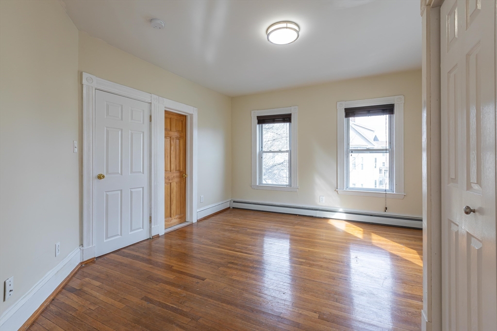5 bed, 2 bath apartment for rent at 376 Medford St Unit 2, Somerville — photo 15 of 41