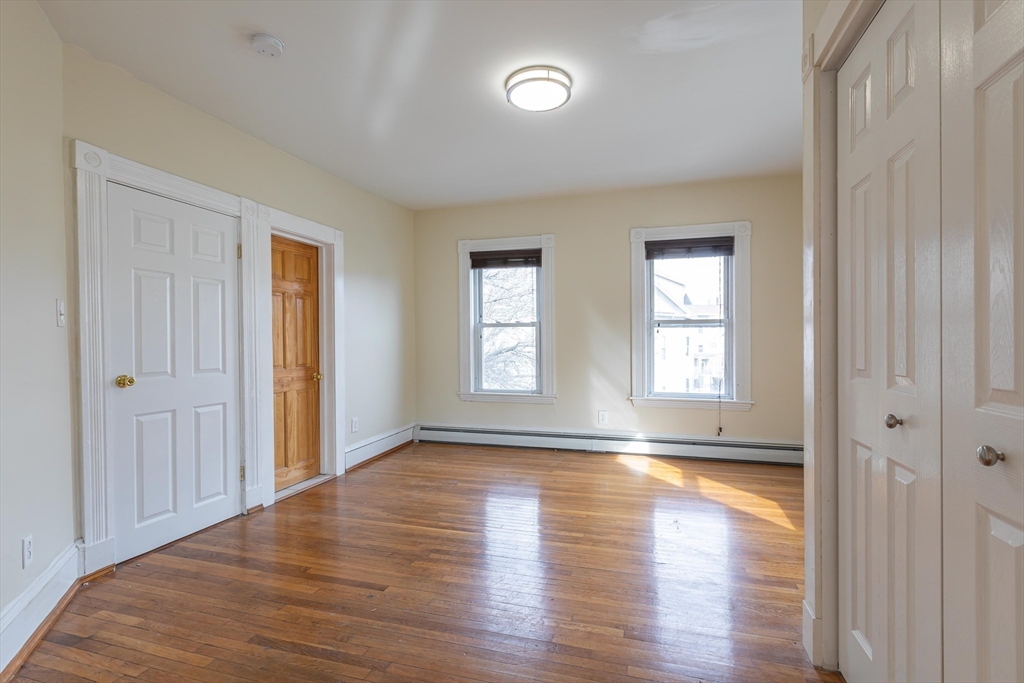 5 bed, 2 bath apartment for rent at 376 Medford St Unit 2, Somerville — photo 14 of 41