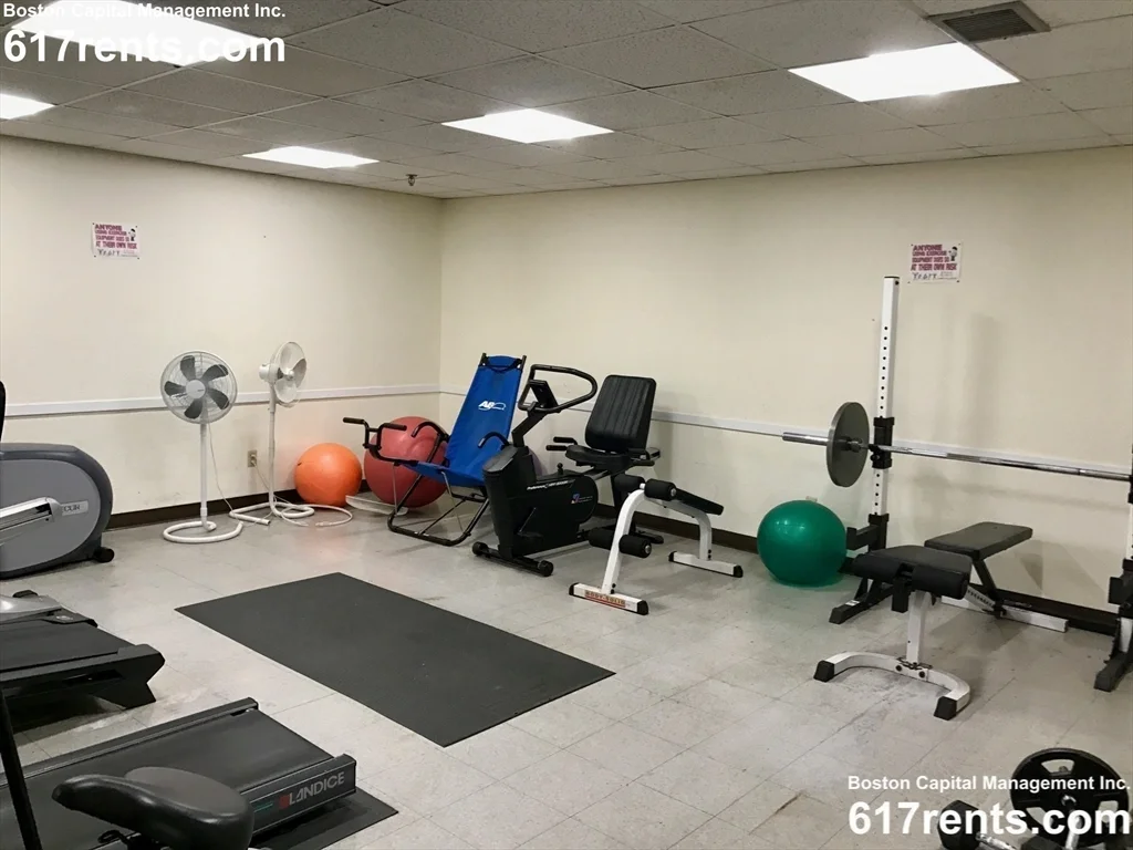 1 bed, 1 bath apartment for rent at 376 Ocean Ave Unit 1005, Revere — photo 10 of 21