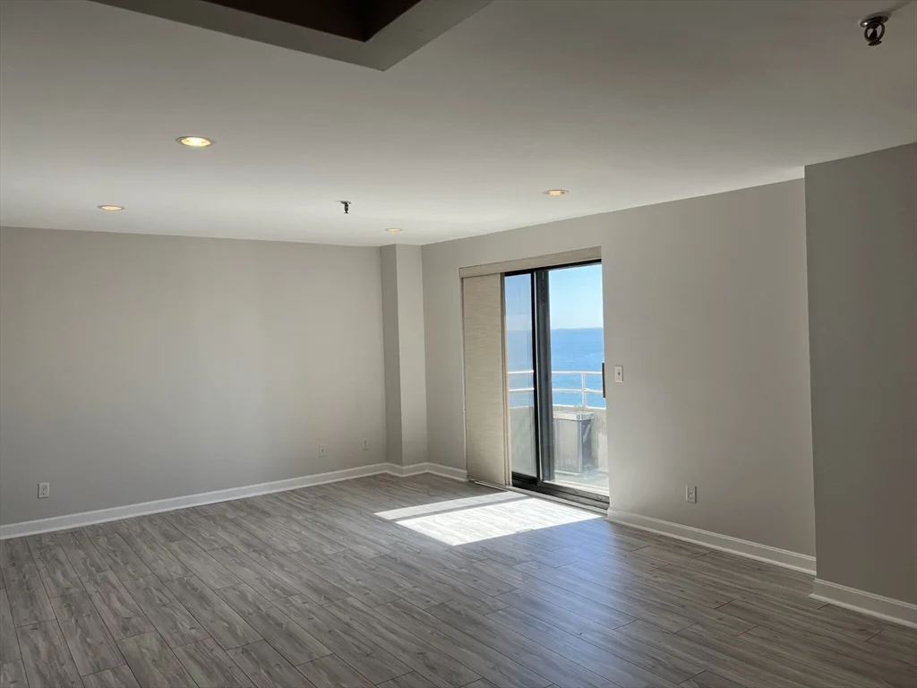1 bed, 1 bath apartment for rent at 376 Ocean Ave Unit 1005, Revere — photo 3 of 21