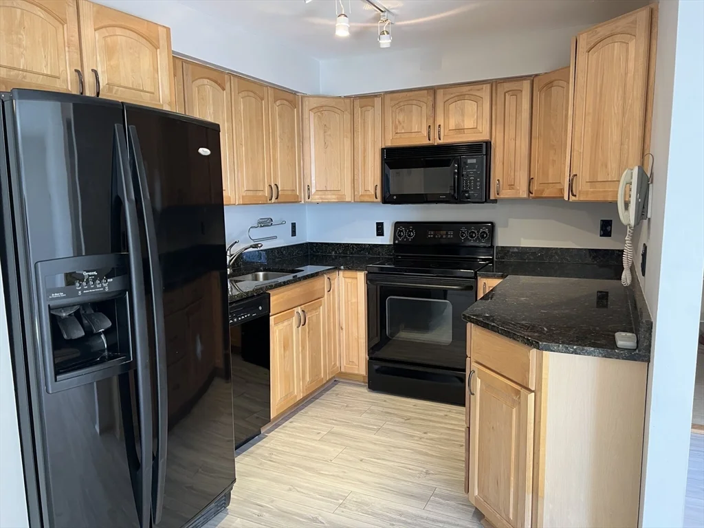 1 bed, 1 bath apartment for rent at 376 Ocean Ave Unit 1005, Revere — photo 2 of 21