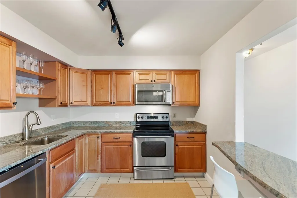 2 bed, 2 bath apartment for rent at 376 Ocean Ave Unit 706, Revere Beach — photo 14 of 42
