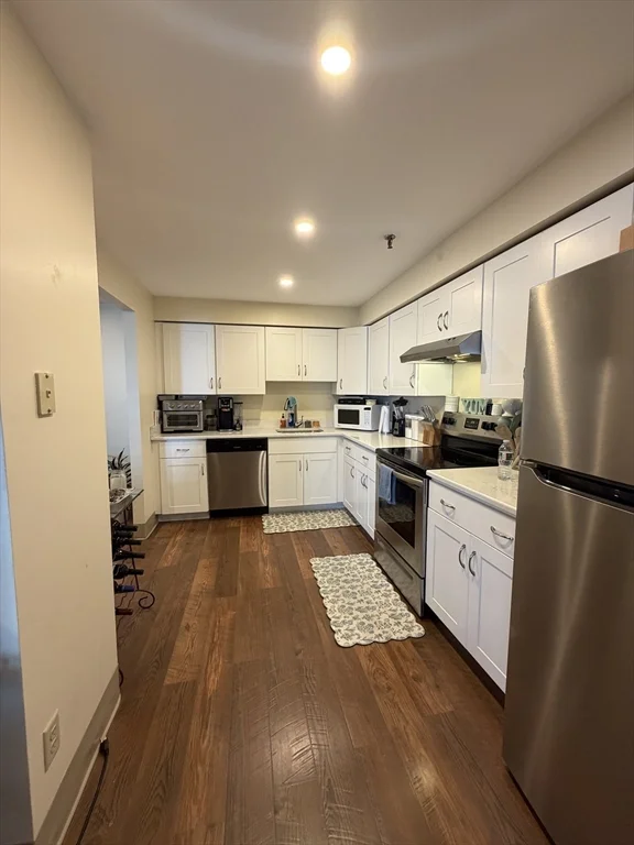 3 bed, 2 bath apartment for rent at 376 Ocean Ave Unit 901, Revere — photo 7 of 12