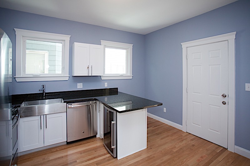5 bed, 1 bath apartment for rent at 376 Prospect St Unit 2, Wellington-Harrington — photo 2 of 13