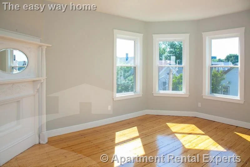 5 bed, 1 bath apartment for rent at 376 Prospect St Unit 3, Inman Square — photo 3 of 10