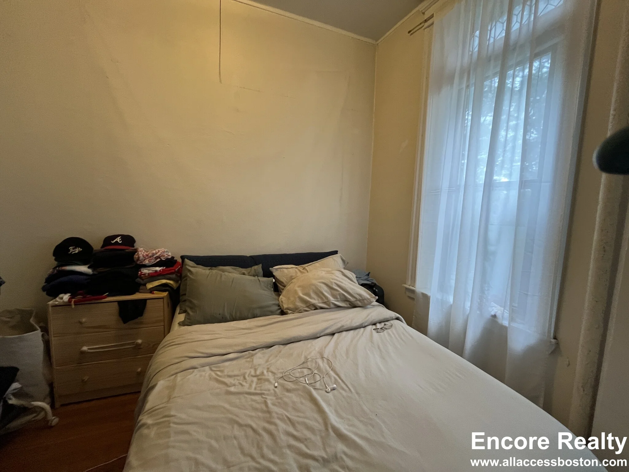 Studio bed, 1 bath apartment for rent at 376 Riverway Unit 1M, Mission Hill — photo 4 of 16