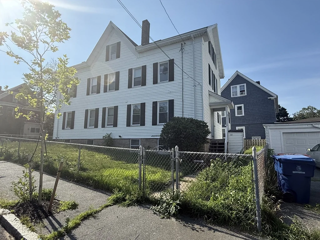 2 bed, 1 bath apartment for rent at 376 Summer St Unit 2, New Bedford — photo 2 of 13