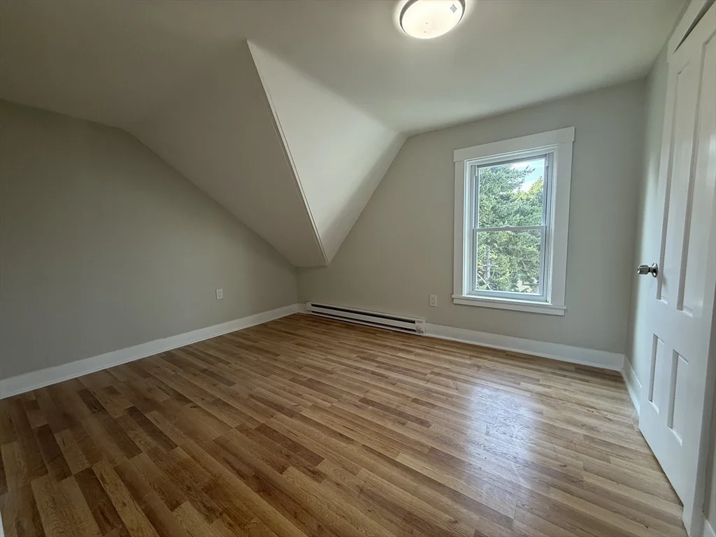 4 bed, 1 bath apartment for rent at 376 Summer St Unit 3, New Bedford — photo 10 of 12