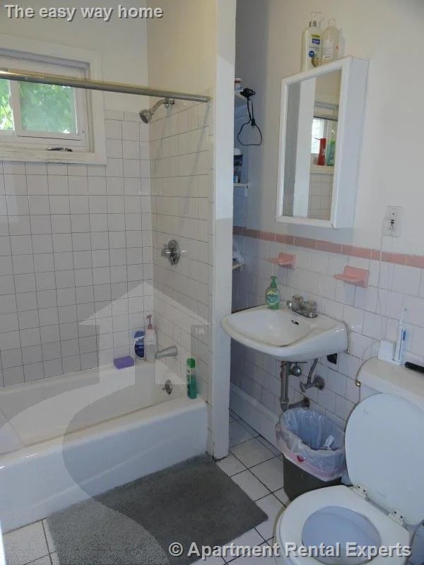 3 bed, 1 bath apartment for rent at 376 Washington St Unit 1, Ward Two — photo 7 of 10