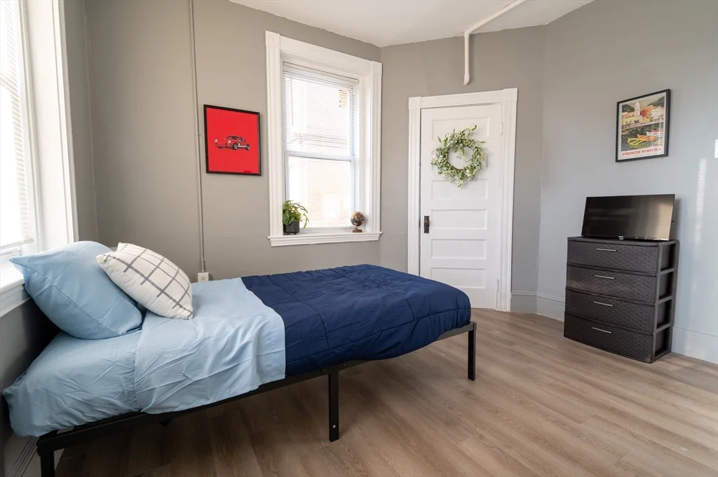 1 bed, 1 bath apartment for rent at 376 Washington St Unit 12, Lynn — photo 1 of 4