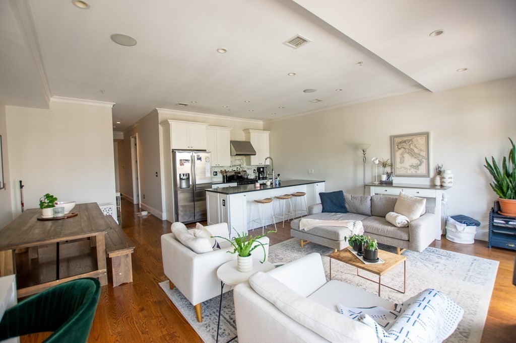 2 bed, 2 bath apartment for rent at 376 West Broadway Unit 3, South Boston — photo 3 of 20