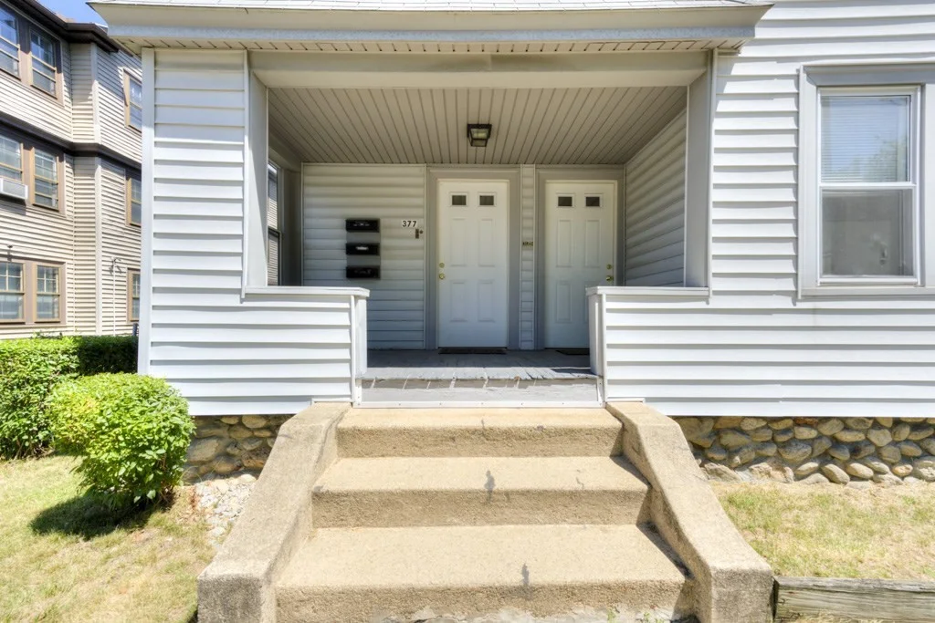 3 bed, 1 bath apartment for rent at 377 Chandler St Unit 1, Worcester — photo 4 of 27