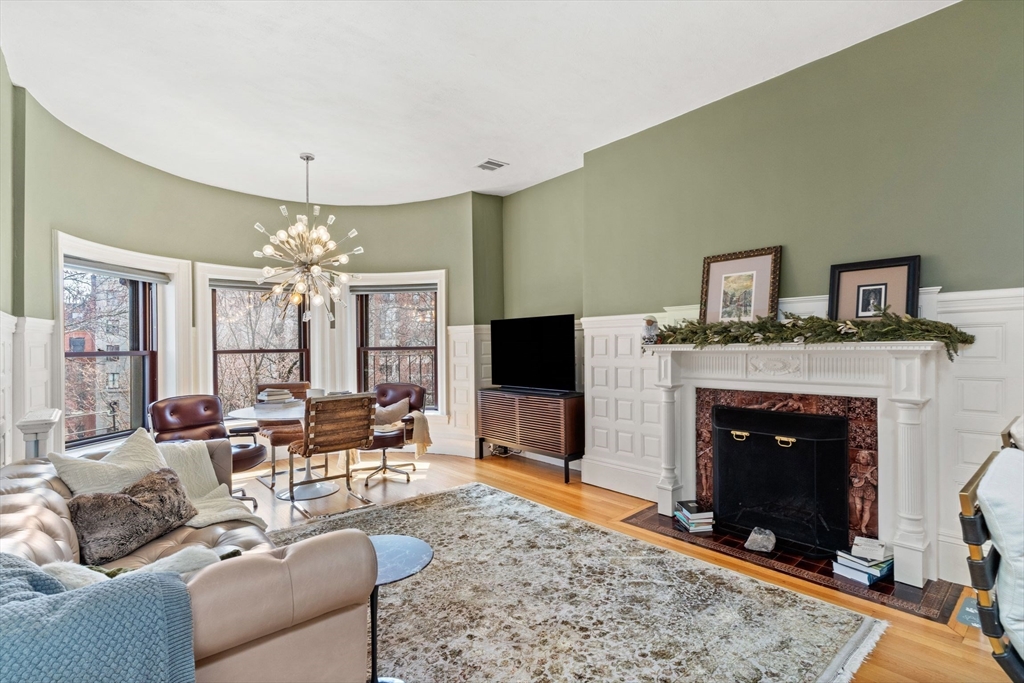 1 bed, 1 bath apartment for rent at 377 Commonwealth Ave Unit 7, Back Bay