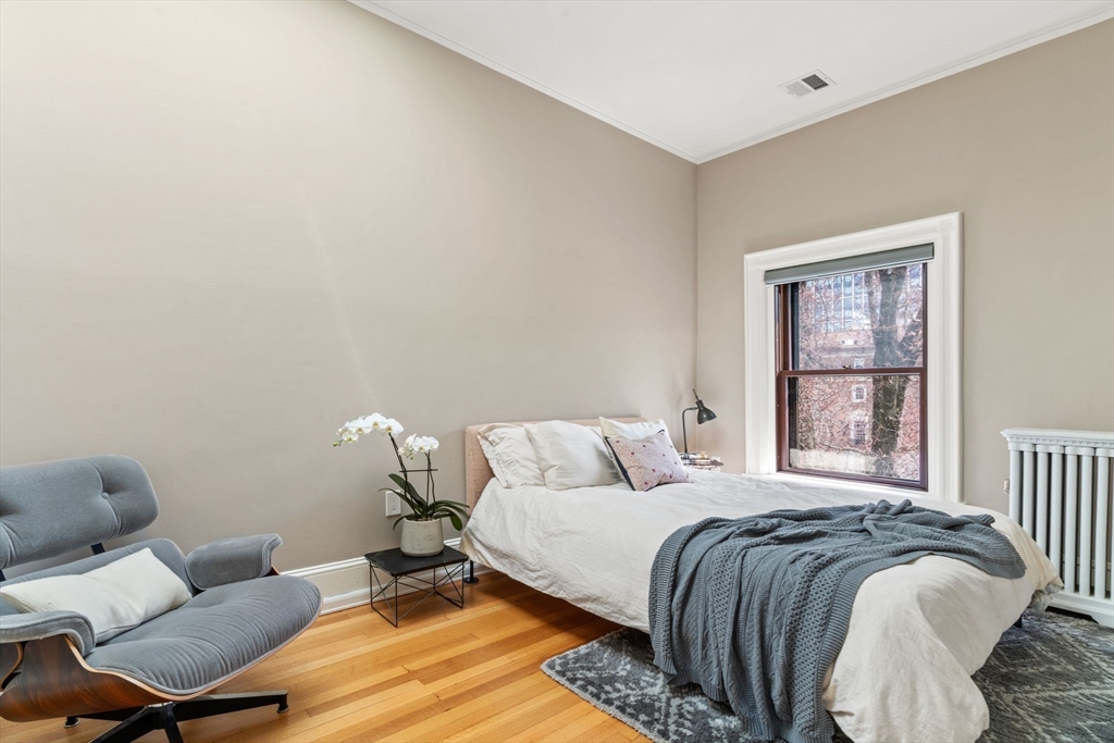 1 bed, 1 bath apartment for rent at 377 Commonwealth Ave Unit 7, Back Bay — photo 4 of 6