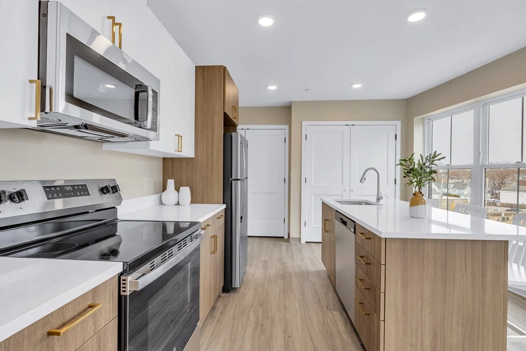 1 bed, 1 bath apartment for rent at 377 Cummins Highway Unit 1, Roslindale — photo 13 of 13