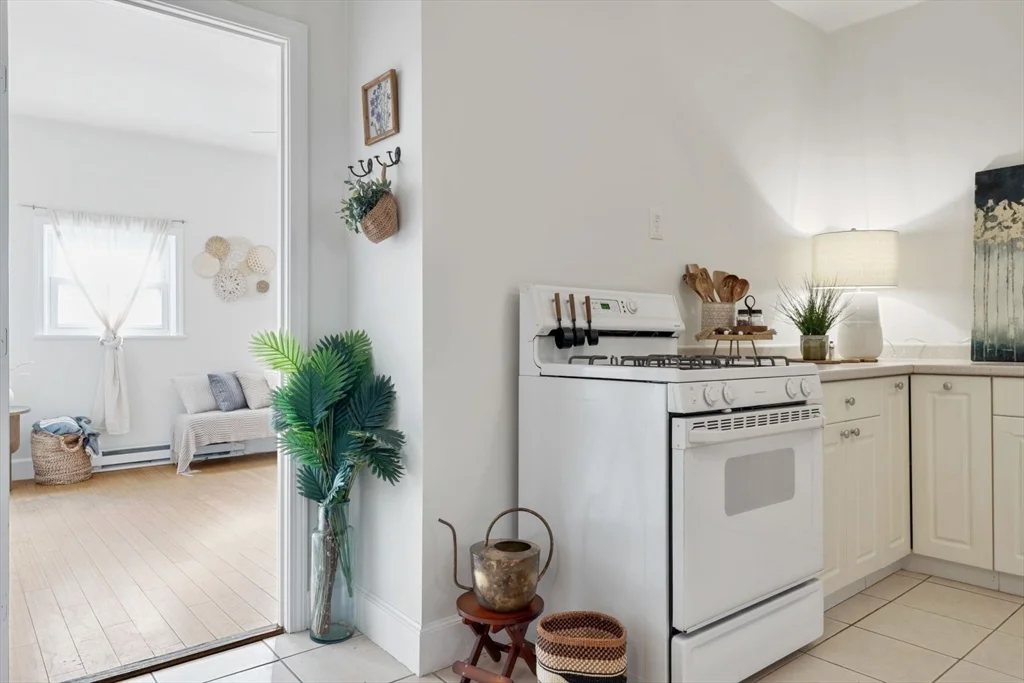 1 bed, 1 bath apartment for rent at 377 Dorchester St Unit 1, South Boston