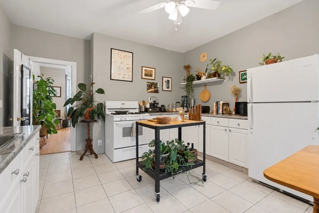 1 bed, 1 bath apartment for rent at 377 Dorchester St Unit 2, South Boston — photo 5 of 15