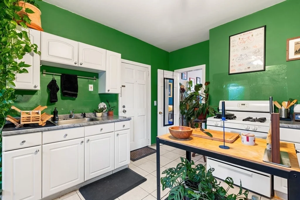 1 bed, 1 bath apartment for rent at 377 Dorchester St Unit 2, South Boston — photo 16 of 18