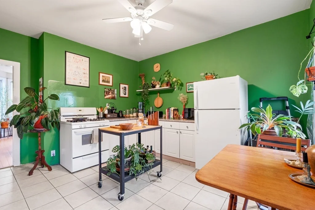 1 bed, 1 bath apartment for rent at 377 Dorchester St Unit 2, South Boston — photo 9 of 18