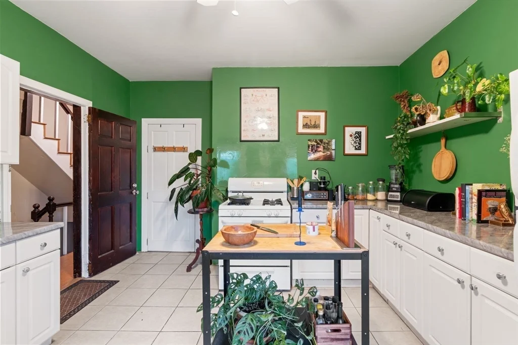 1 bed, 1 bath apartment for rent at 377 Dorchester St Unit 2, South Boston — photo 17 of 18