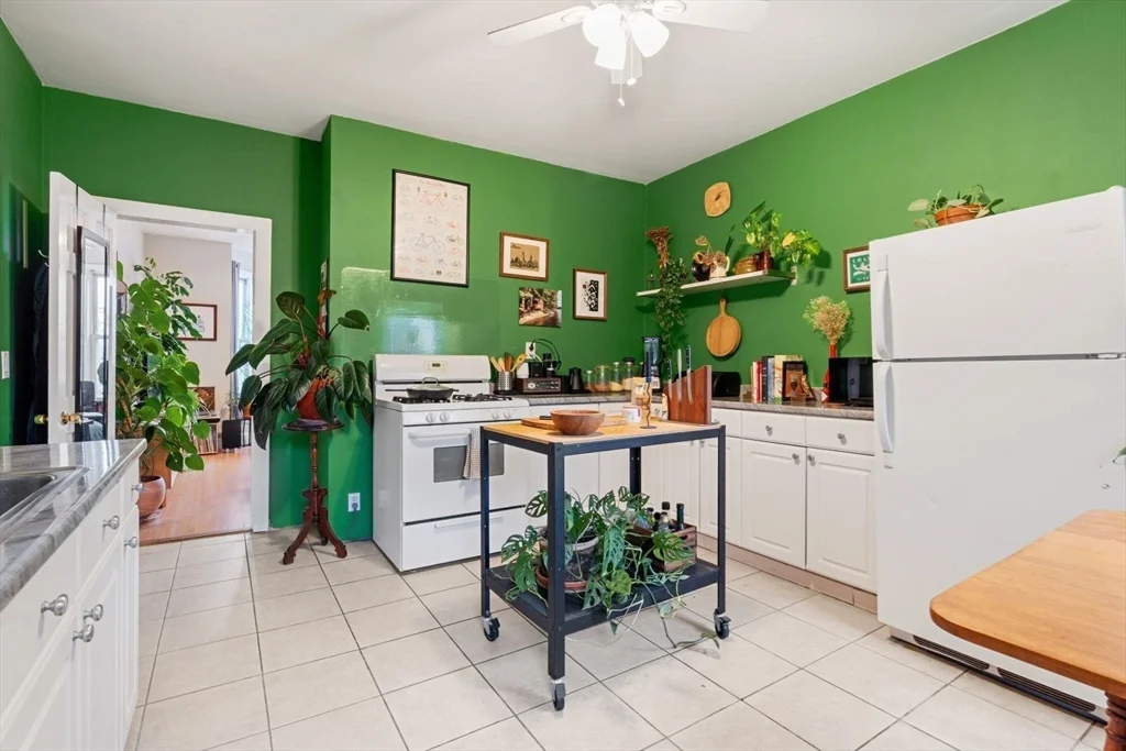 1 bed, 1 bath apartment for rent at 377 Dorchester St Unit 2, South Boston — photo 6 of 18