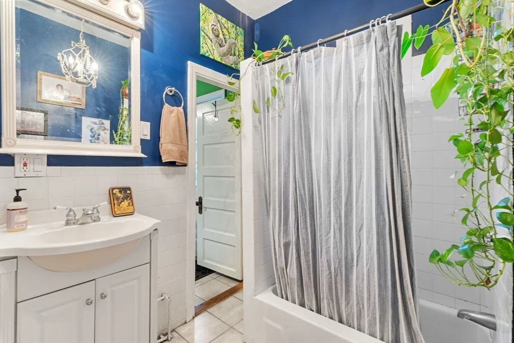 1 bed, 1 bath apartment for rent at 377 Dorchester St Unit 2, South Boston — photo 8 of 18