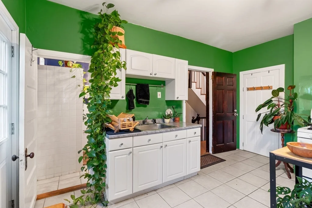 1 bed, 1 bath apartment for rent at 377 Dorchester St Unit 2, South Boston — photo 7 of 18