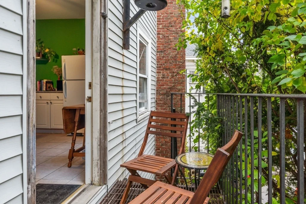 1 bed, 1 bath apartment for rent at 377 Dorchester St Unit 2, South Boston — photo 13 of 18