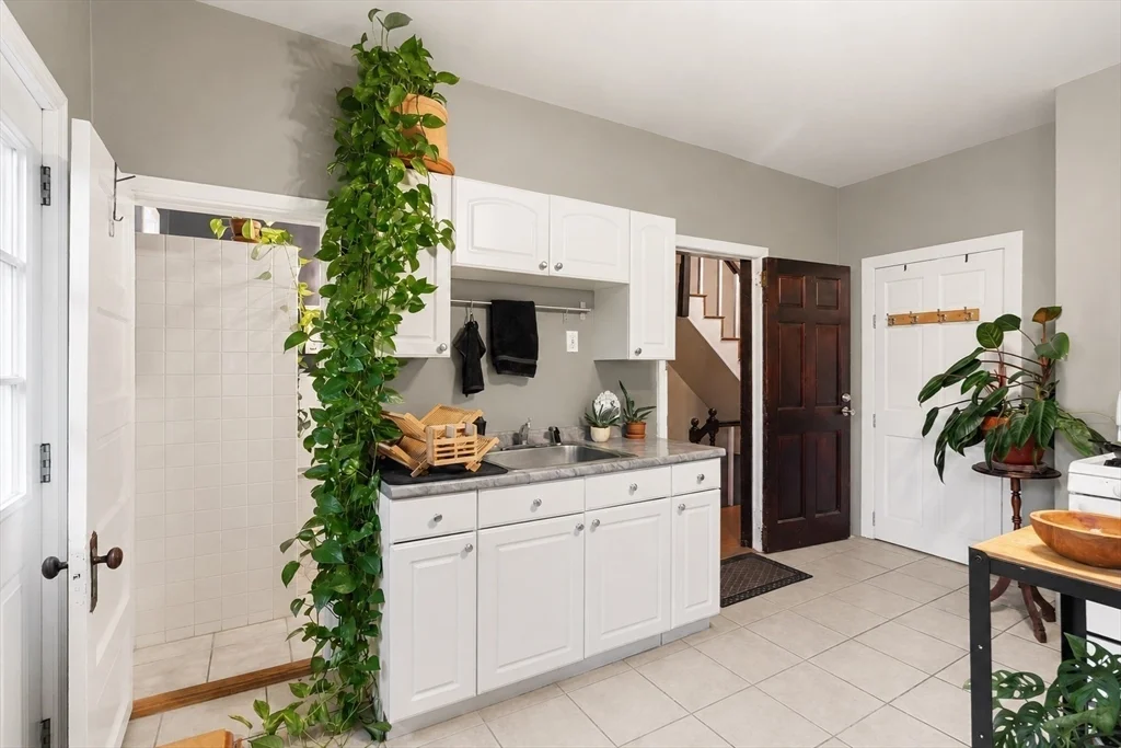 1 bed, 1 bath apartment for rent at 377 Dorchester St Unit 2, South Boston — photo 11 of 15