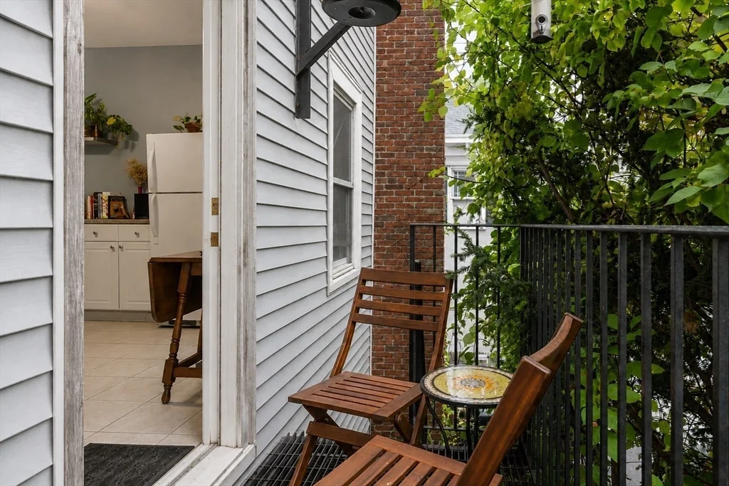1 bed, 1 bath apartment for rent at 377 Dorchester St Unit 2, South Boston — photo 4 of 15